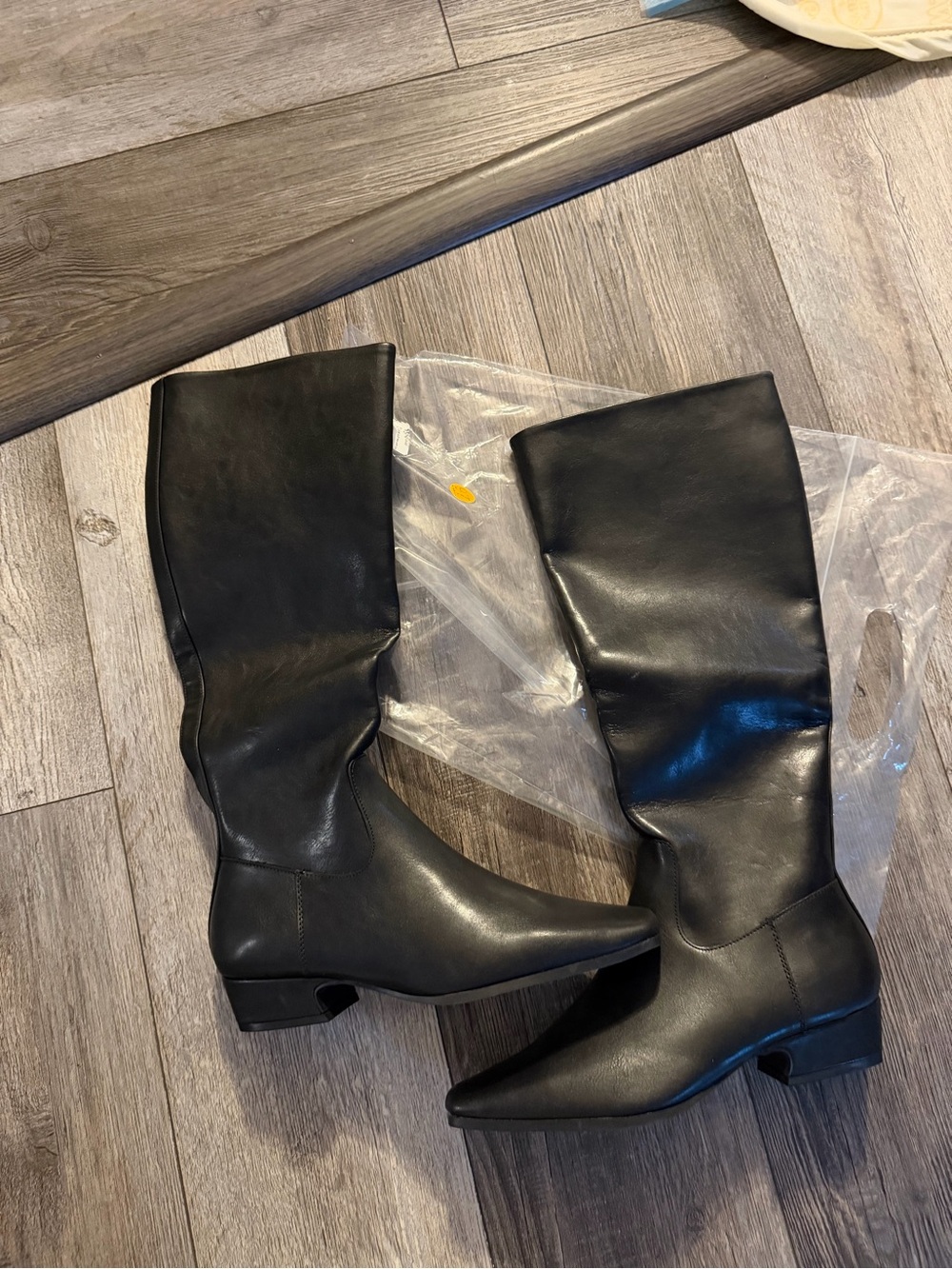 Women's Black Knee-High Leather Boots
